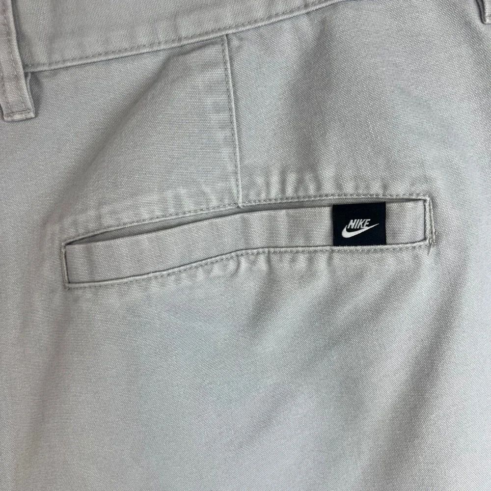 Nike Mens Light Gray Cotton Twill Chino Shorts Size 34 Casual Sportswear Logo